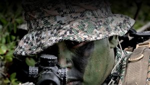 La Fuerza Pública incautó una lanzagranadas no convencional y una escopeta, así como explosivos.  Armada Nacional