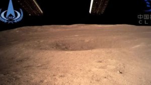 China hizo historia este jueves al alunizar con éxito una sonda en la cara oculta de la Luna. Twitter