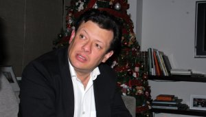 Morris también es acusado por su esposa de problemas de adicciones a las drogas y excesos nocturnos.
Colprensa