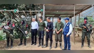 Están con miembros de la Defensoría del Pueblo y de la Iglesia Católica. Twitter