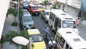Las autoridades de tránsito evalúan la posibilidad de que se implemente un placa-día para toda la ciudad a partir de marzo, con lo cual se pueda garantizar la movilidad a los ciudadanos. Archivo