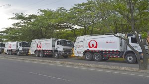 Los pimpineros utilizaron uno de los camiones como escudo cuando llegaron las autoridades al sitio. Cortesía