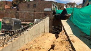 Con recursos del departamento y del municipio se construye el muro de contención. Javier Sarabia