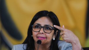 Muchos tildaron de "loca" a la vicepresidenta de Vevezuela. Foto Archivo AFP