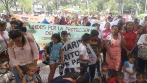 Los manifestantes piden intervención de las autoridades. La Opinión