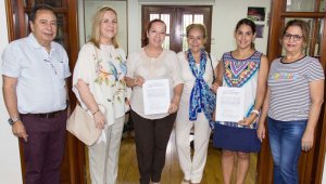 José Eustorgio Colmenares Ossa, Rosario Valencia, Alix Marina Ojeda, Mary Stapper, Estefanía Colmenares Hernández y Celmira Figueroa. La Fundación la integran también Luis A. Cortés,Julio García Herreros, Patricia Giraldo y Luz Marina Perozo. Juan Pablo Cohen