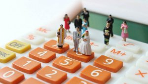 Las deudas hipotecarias como la compra de vivienda, se debe repartir al final en partes iguales, después de sumar el valor de todos los activos y restar los pasivos. Internet