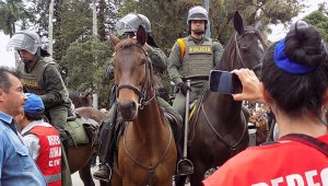 Los estudiantes que protestaban expresaron su apoyo a la minga campesina e indígena que se realiza en esta zona del país desde el pasado 10 de marzo. Colprensa