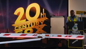 Disney toma el control, entre otros, del estudio 20th Century Fox, que fue una de las "majors" de Hollywood, los canales FX y National Geographic o el 30 % del servicio de suscripción Hulu, con lo que alcanzará el 60 % de la plataforma. AFP