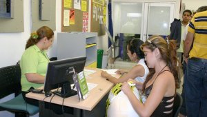 Los dineros desembolsados en créditos para los empresarios fueron usados un 71 % para capital de trabajo y un 26 % para inversión fija. Archivo