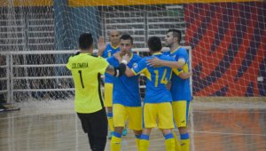 La Selección Colombia de Fútbol de Salón goleó 8-1 a Bolivia en el Mundial de Argentina.  Colprensa