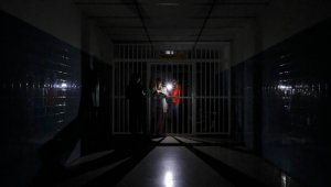 Expertos aseguran que los fallos eléctricos ocurrieron por la falta de mantenimiento a las plantas eléctricas y la desinversión en el sistema. AFP