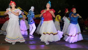Participaron estudiantes del Colegio Luis Variara. César Obando / La Opinión
