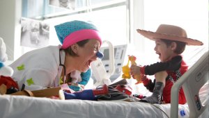 Luz Adriana Neira completa ya 21 años llevando sonrisas a los pacientes.
Colprensa