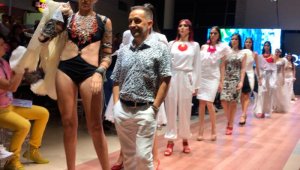 El diseñador cucuteño radicado en Bogotá cerró con ‘broche de oro’ la Pasarel Cúcuta. La Opinión