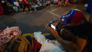 El visado le permitirá a los venezolanos trabajar y vivir legalmente en Trinidad y Tobago hasta un año. AFP