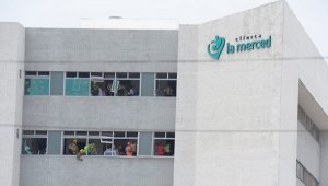 Un cortocircuito provocó el incendio en la Clínica La Merced, en Barranquilla.
Colprensa