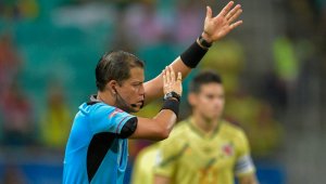 Seis de las 17 intervenciones del VAR fueron de hecho, que no necesitan ser interpretadas por el juez, mientras que 11 fueron revisiones en el monitor. AFP