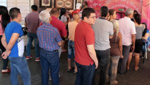 El mayor movimiento de inscritos se vio, como ya es habitual, durante el domingo, el día que finalizaba la inscripción en los puestos de votación de los barrios. Obando