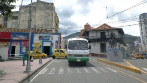 La medida busca mejorar el servicio para contrarrestar a los transportadores piratas. Archivo La Opinión