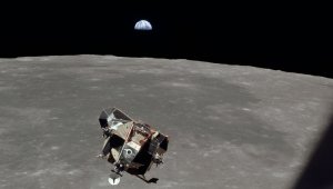 "Esa es la meta, que en el 2024 volvamos a la Luna y si no se presentan problemas así se hará", dijo Iván Ramírez. AFP