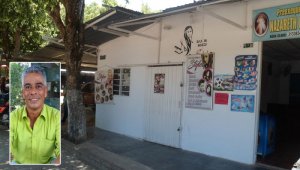 Jesús Yone Camacho fue acribillado de seis balazos en este salón de belleza, ubicado frente al parque principal de Aguaclara.
 La Opinión