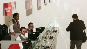 La situación migratoria de Venezuela ha ocasionado que muchos extranjeros estén intentando adquirir créditos para vivienda o crear empresas en Colombia. Uno de los principales requisitos que tienen los bancos nacionales es la cédula de extranjería que certifique residencia en el país. Archivo