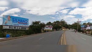 De acuerdo con planeación la subida a la ciudadela de Atalaya es uno de los espacios donde más publicidad política en vallas se aprecia.
 Mario Caicedo y Alfredo Estévez