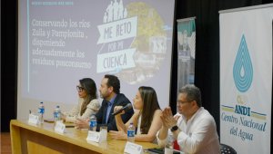 Andrea Yáñez, gerente de la Alianza Biocuenca; José Manuel Sandoval, director del Centro Nacional del Agua de la Andi; Sandra Milena Gómez, subdirectora de Recursos Naturales de Corponor; y Édgar Erazo, director de Grupo Retorna. Leonardo Favio Oliveros
