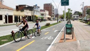 La Alcaldía de Bucaramanga invirtió $13.066 millones este año, para contratar la construcción de los 17,4 kilómetros de ciclorrutas. Internet