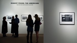 Raras fotografías de Robert Frank de su libro Robert Frank, fotógrafo documental pionero cuyo estilo crudo lo colocó entre los grandes del siglo XX. AFP