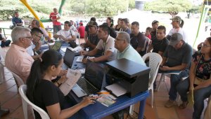 En Los Patios  se cumplió la jornada de atención masiva para que los tenedores de carros y motos de matrícula venezolana logren el registro. Juan Pablo Cohen