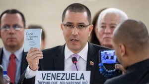 El canciller de Venezuela, Jorge Arreaza, anunció en Ginebra que su país está listo para defenderse de cualquier agresión. AFP