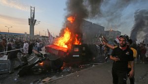 Entre los muertos figuran dos policías. Hay más de 1.000 heridos. AFP