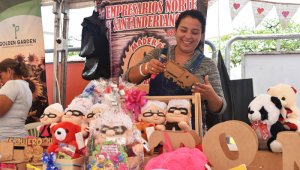 En la feria  participaron microempresas familiares de bisutería, marroquinería, calzado, alimentos, entre otras.  Cortesía