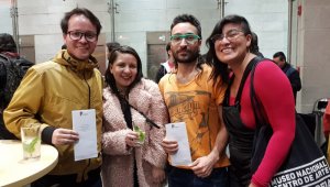 Los dos ganadores regionales, Yosman Serrano Lindarte y Juan Diego Aguirre, durante la entrega de reconocimientos que se cumplió en Bogotá. Cortesía