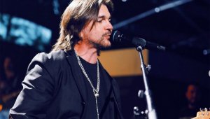 Juanes sufrió la violencia de Medellín, con la muerte en 1990 de un amigo de infancia durante una masacre en una discoteca, y luego con el secuestro y asesinato de un primo hermano. Tomada de Instagram