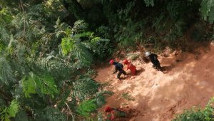 Organismos de socorro recorrían el lugar.  Cortesía