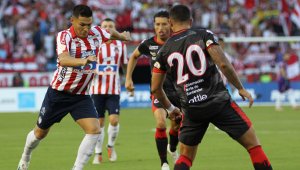 En el primer juego contra los tiburones, en el estadio General Santander, los motilones lo perdieron 3-1. Colprensa