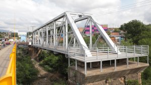 Entorno renovado del puente Jorge Gaitán Durán. César Obando/La Opinión