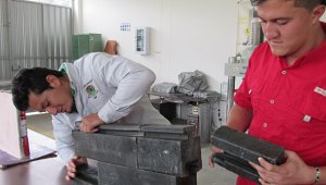 Ladrillos de plástico. Roberto Ospino