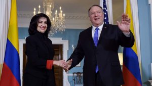 El secretario de Estado de los Estados Unidos, Mike Pompeo, se reunió con la canciller de Colombia, Claudia Blum, en las oficinas del Departamento de Estado del gobierno norteamericano en Washington.
AFP