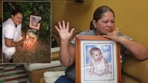 Johana Esparza volvió a tener en sus manos el cuadro con la foto de su hija. 8 meses tenía la hija de Johana cuando falleció, hace 18 años.
 Mario Caicedo y cortesía