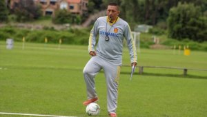 El técnico se manifestó sobre el estado anímico de los jugadores, enfatizando que es una problemática que aborda a todo el mundo futbolístico. @Dimayor