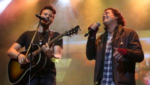 Bajo el liderazgo de Carlos Vives, ahora Gusi es su nuevo artista. Colprensa