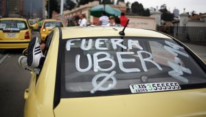 En Colombia se ha generado un fuerte debate a raíz de la decisión de la Superintendencia de Industria y Comercio (SIC) de suspender la aplicación de Uber. Desde el gremio de taxistas se han mostrado satisfechos por la medida. Colprensa