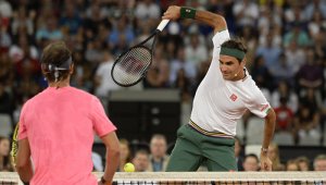 En un partido benéfico disputado en Sudáfrica, Roger Federer y Rafa Nadal reunieron a 51.954 espectadores, una asistencia récord en el tenis. AFP