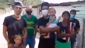 Una parte de la comunidad salió a la calle para pedir ayuda. Redes Sociales