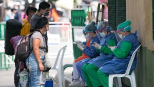 Antes de ingresar al puente los venezolanos son sometidos a un tamizaje de salud, registro y le entregan un kit de alimentos del Programa Mundial de Alimentos.
 Juan Pablo Cohen