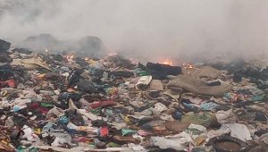 La quema de basura del lado venezolano está siendo controlada para evitar la contaminación del aire. Archivo La Opinión